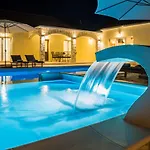 Villa San Antonio - Heated Pool *