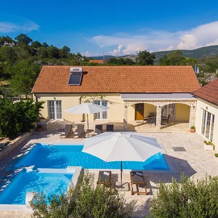 San Antonio - Heated Pool 别墅 Vrpolje