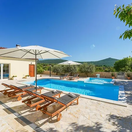 Villa San Antonio - Heated Pool