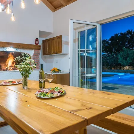San Antonio - Heated Pool Villa Vrpolje