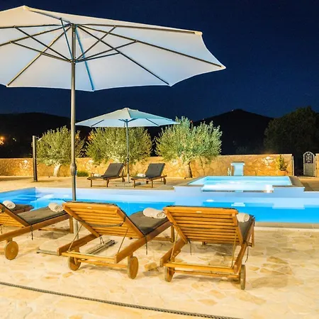 San Antonio - Heated Pool * Vrpolje