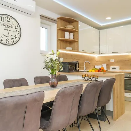 San Antonio - Heated Pool Villa Vrpolje