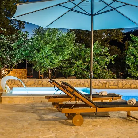 San Antonio - Heated Pool Villa *