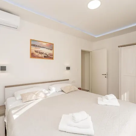 San Antonio - Heated Pool Villa *