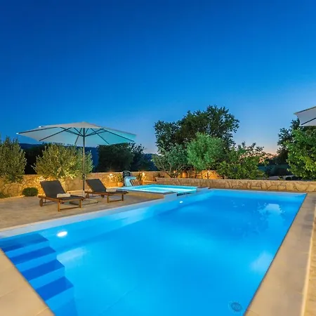 San Antonio - Heated Pool *