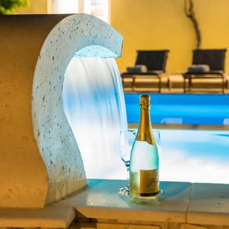 Villa San Antonio - Heated Pool