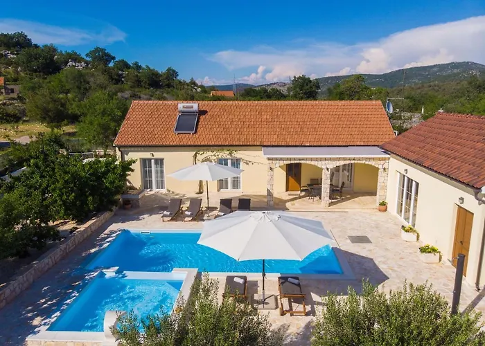 San Antonio - Heated Pool Villa Vrpolje