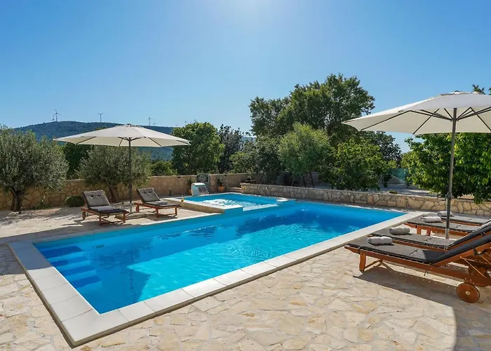 San Antonio - Heated Pool * Vrpolje