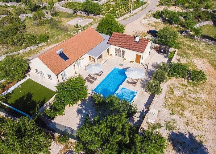 San Antonio - Heated Pool Villa Vrpolje