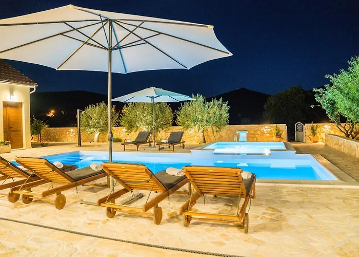 San Antonio - Heated Pool * Vrpolje