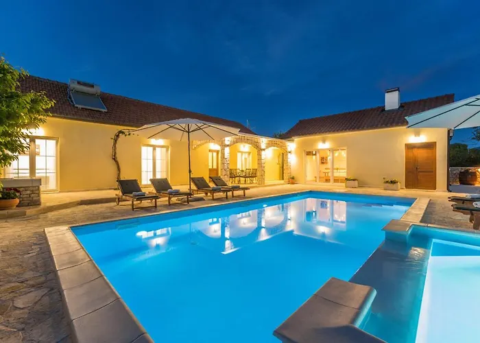 San Antonio - Heated Pool *