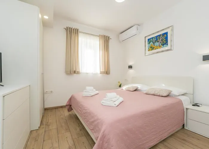 San Antonio - Heated Pool