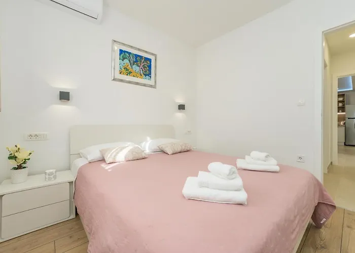 San Antonio - Heated Pool