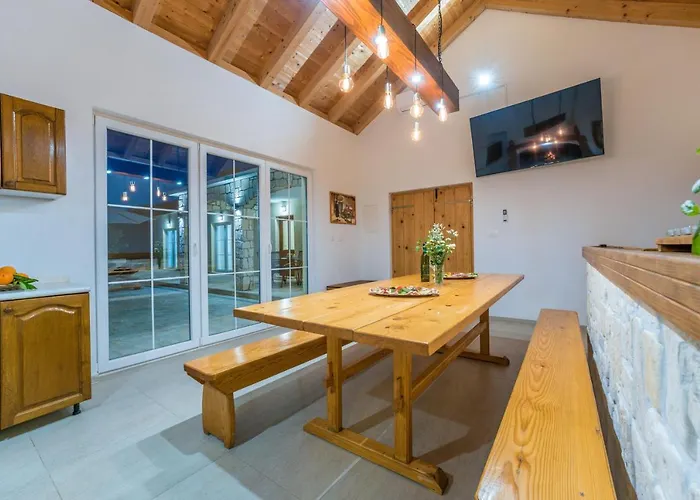 San Antonio - Heated Pool