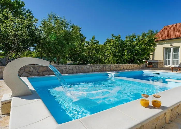 San Antonio - Heated Pool *